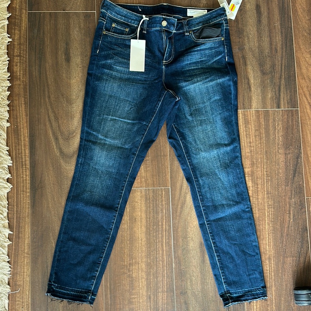 Vince Camuto Blue Skinny Jeans with Rich Indigo Wash